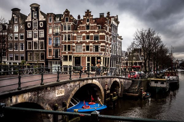 amsterdam-bridge-boat.jpg